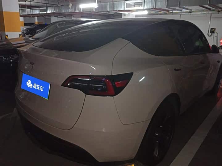 Фото 3 - Tesla Model Y