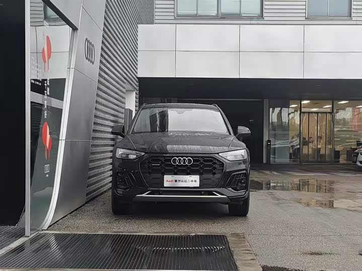 Фото 2 - Audi Q5L