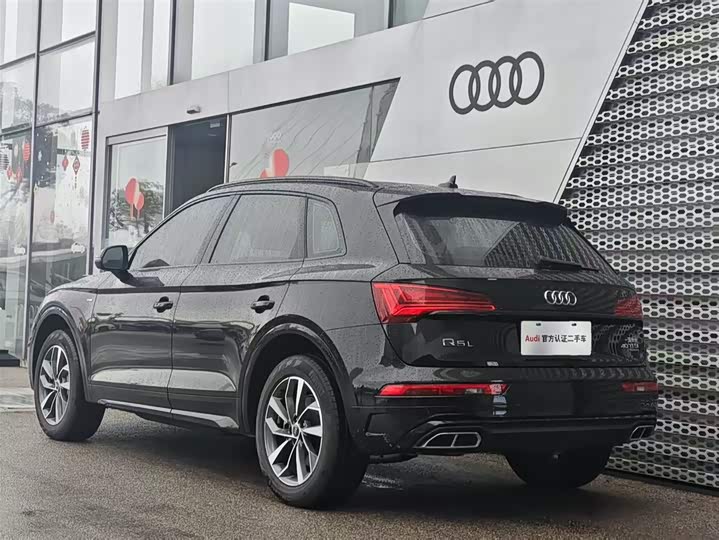 Фото 5 - Audi Q5L
