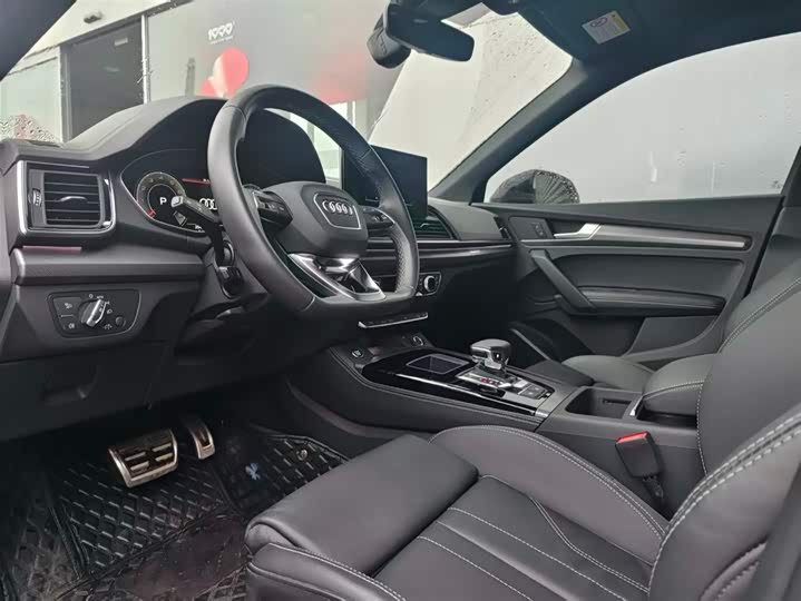 Фото 7 - Audi Q5L