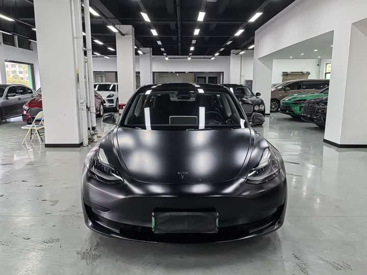 Фото 2 - Tesla Model 3