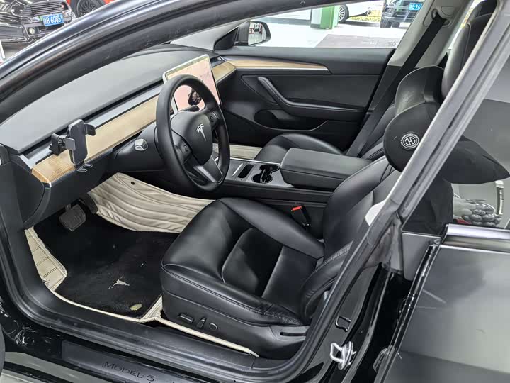 Фото 8 - Tesla Model 3