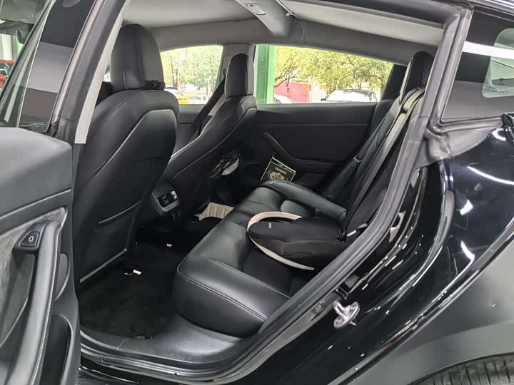 Фото 9 - Tesla Model 3