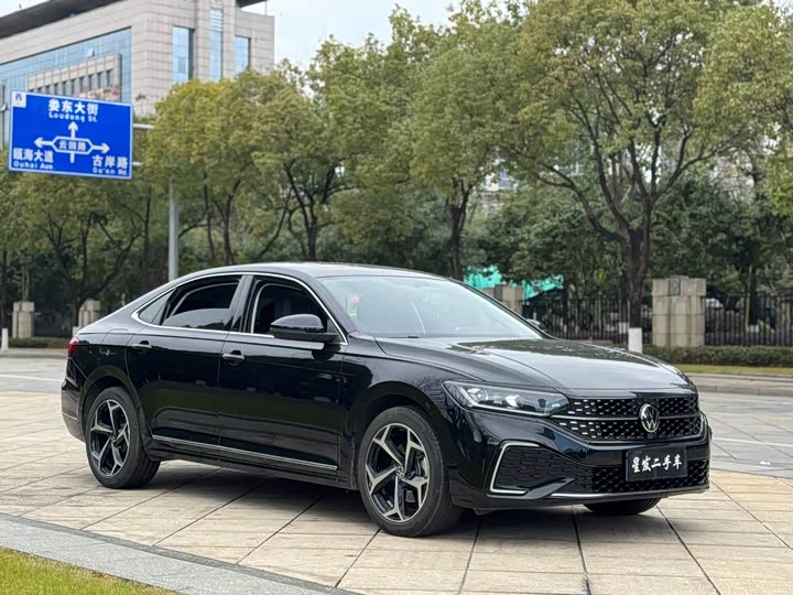 Фото 3 - Volkswagen Passat