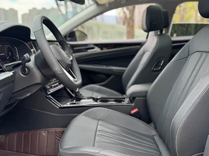 Фото 7 - Volkswagen Passat