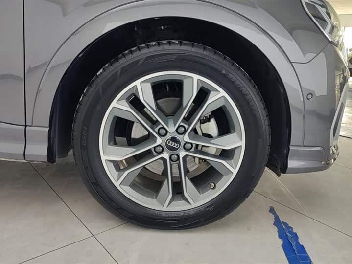 Фото 6 - Audi Q3