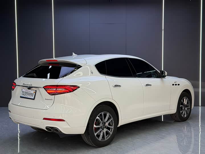 Фото 4 - Maserati Levante