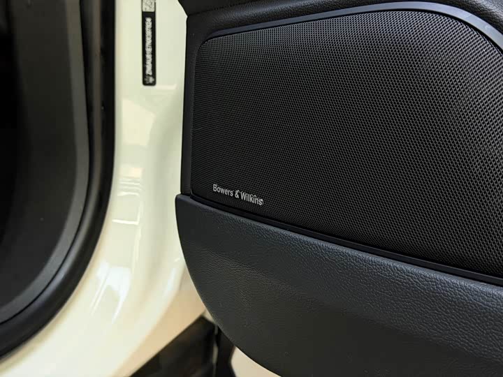 Фото 9 - Maserati Levante