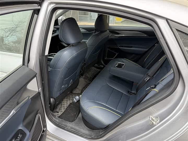 Фото 4 - Geely Geometry G6