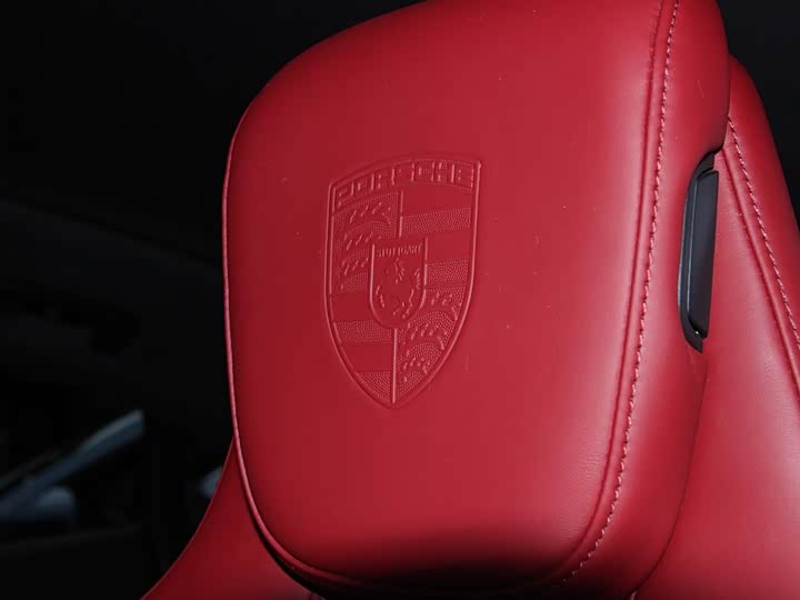 Фото 8 - Porsche Taycan