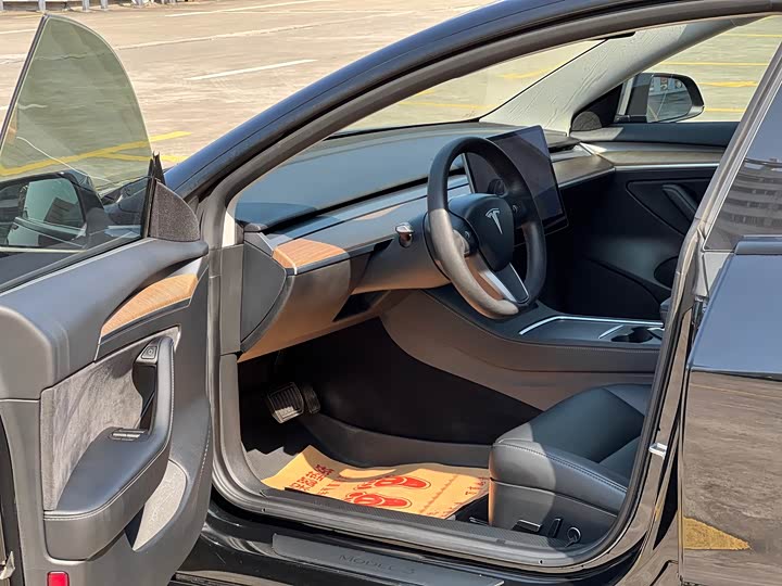 Фото 8 - Tesla Model 3