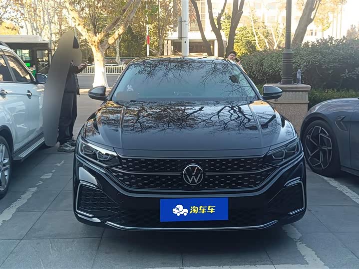 Фото 2 - Volkswagen Passat