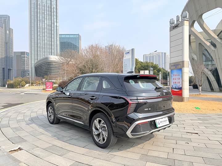 Фото 7 - Hongqi HS3 Hybrid