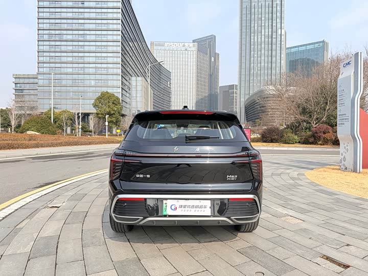 Фото 8 - Hongqi HS3 Hybrid