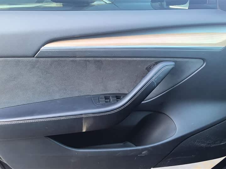 Фото 7 - Tesla Model 3