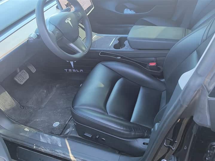 Фото 9 - Tesla Model 3