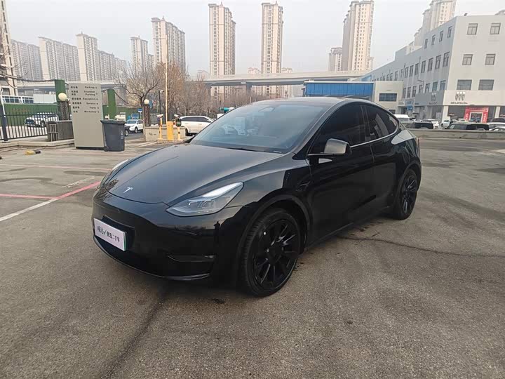 Фото 1 - Tesla Model Y