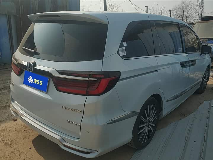 Фото 3 - Honda Elysion
