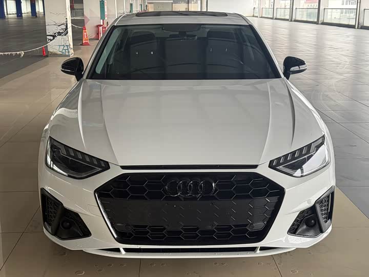 Фото 2 - Audi A4L