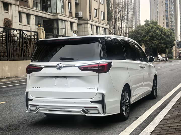 Фото 4 - Buick GL8 ES