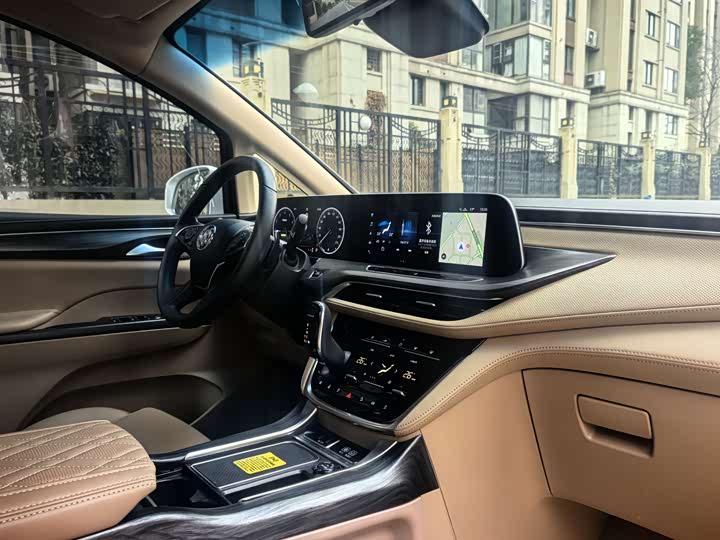 Фото 8 - Buick GL8 ES