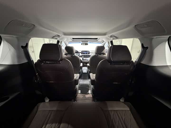 Фото 9 - Buick GL8 ES