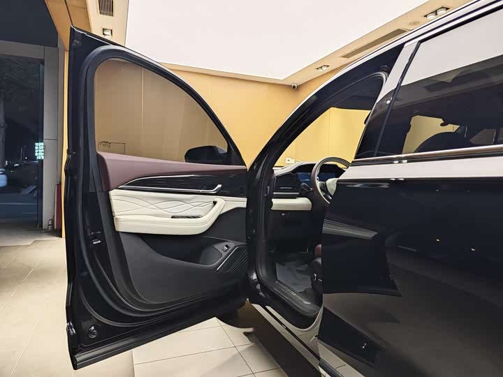 Фото 7 - Geely Monjaro