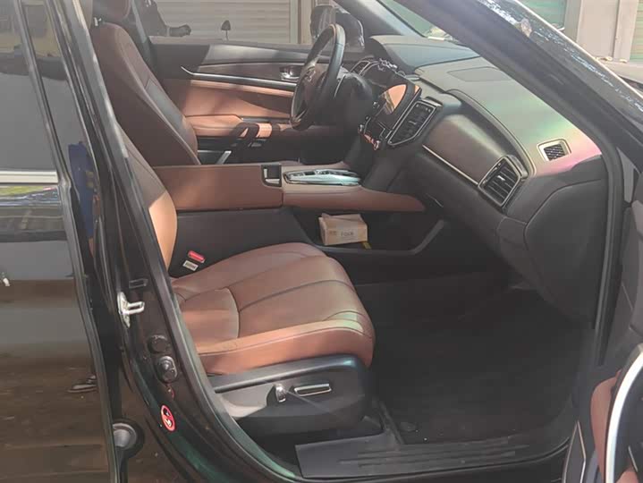 Фото 8 - Honda UR-V