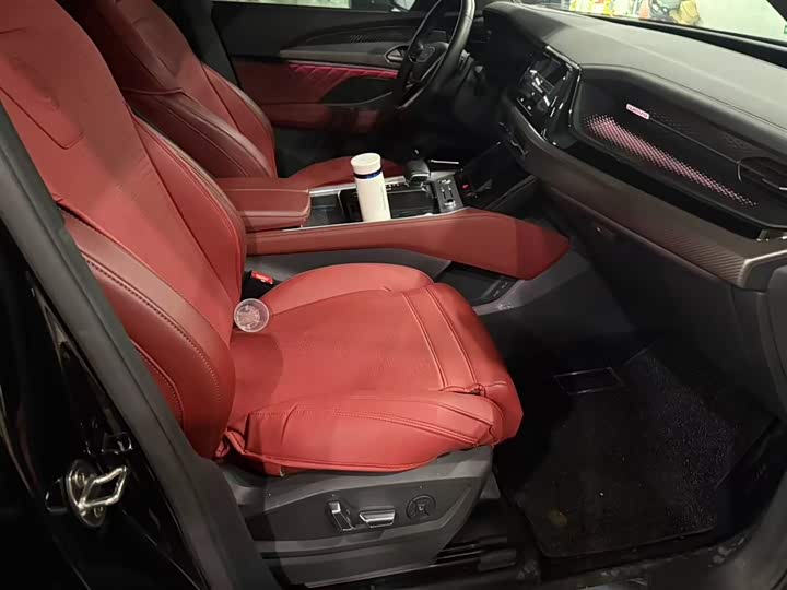 Фото 2 - Audi Q6