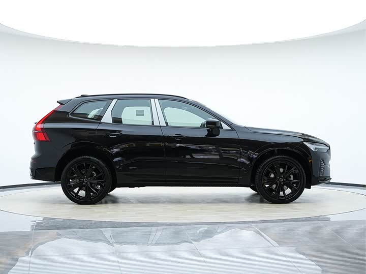Фото 4 - Volvo XC60
