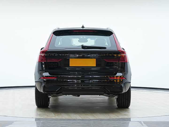 Фото 6 - Volvo XC60