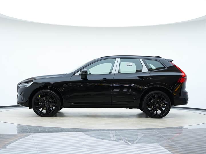Фото 8 - Volvo XC60