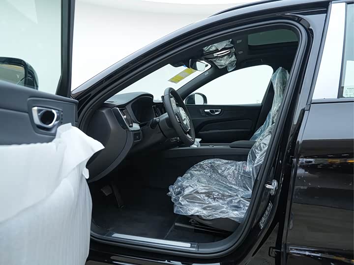 Фото 9 - Volvo XC60