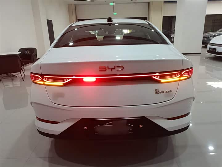 Фото 6 - BYD Qin Plus