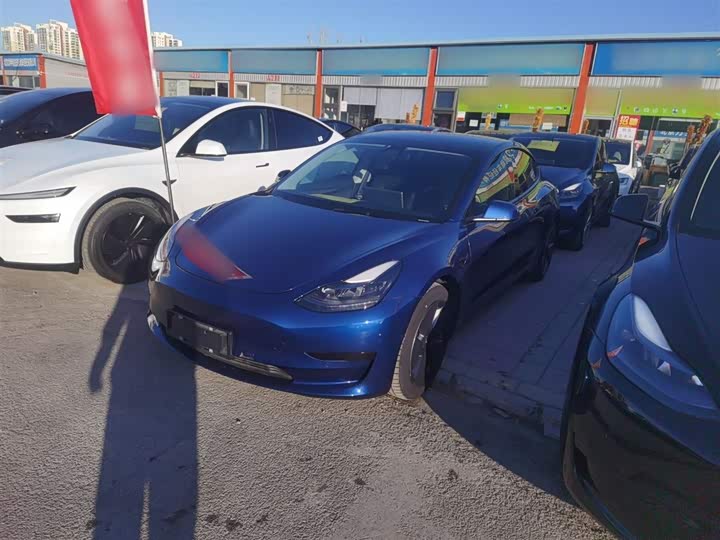 Фото 2 - Tesla Model 3