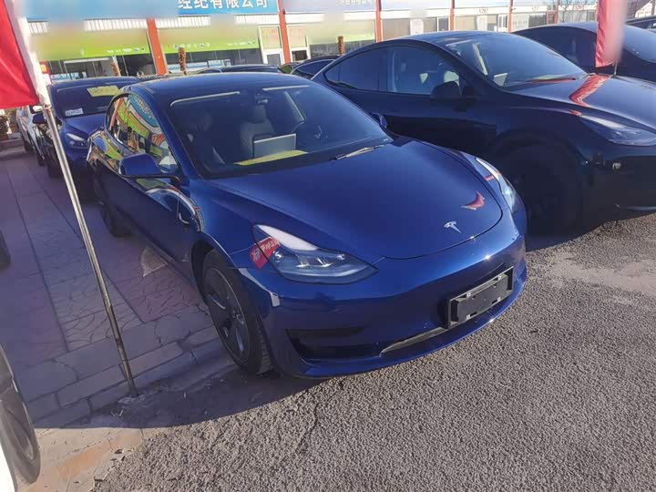 Фото 4 - Tesla Model 3