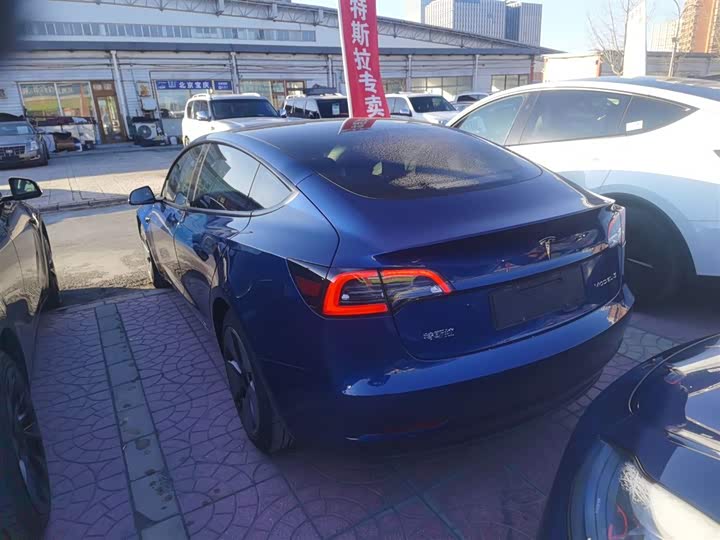 Фото 5 - Tesla Model 3