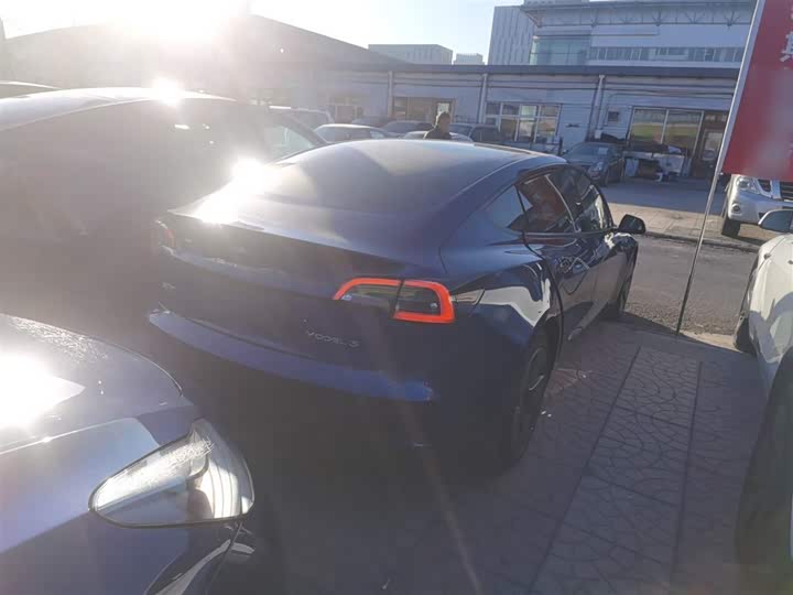 Фото 7 - Tesla Model 3