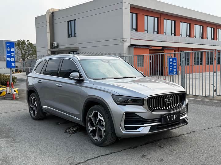 Фото 3 - Geely Monjaro