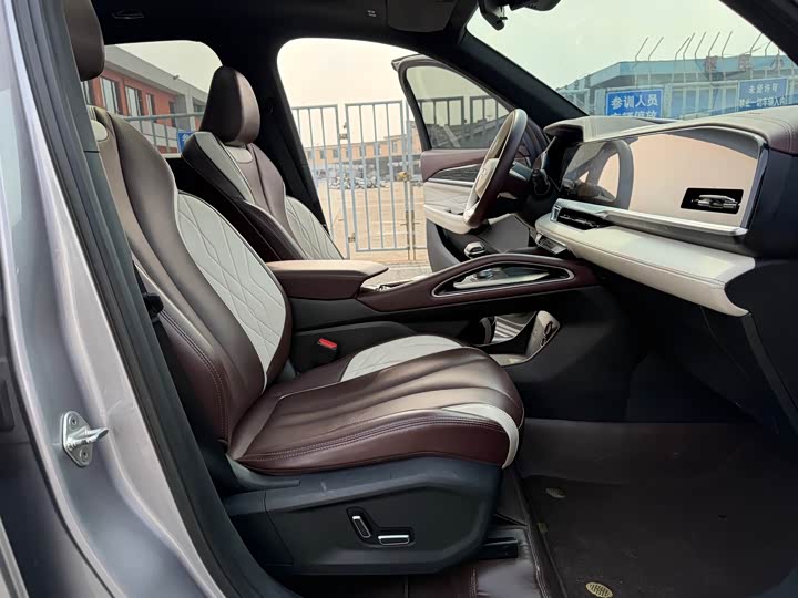 Фото 6 - Geely Monjaro