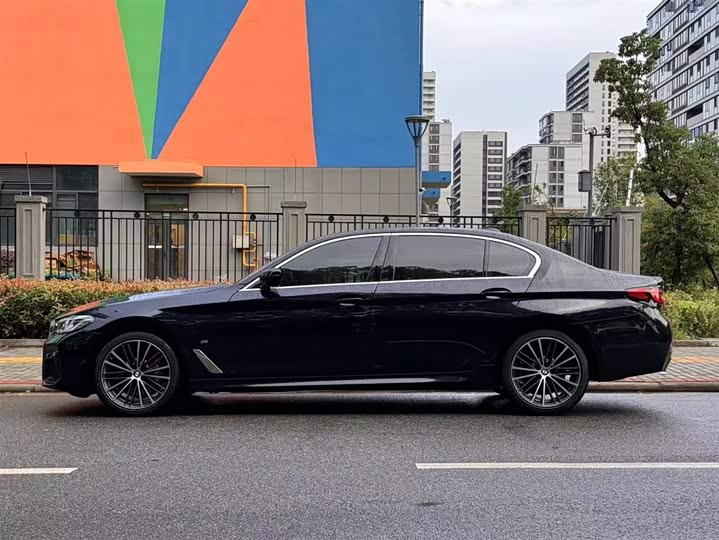 Фото 3 - BMW 5 Series