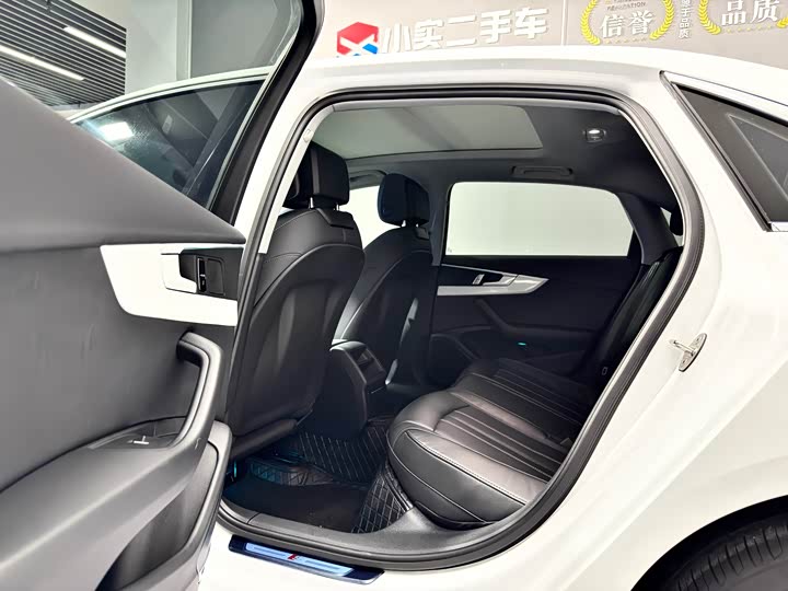 Фото 5 - Audi A4L