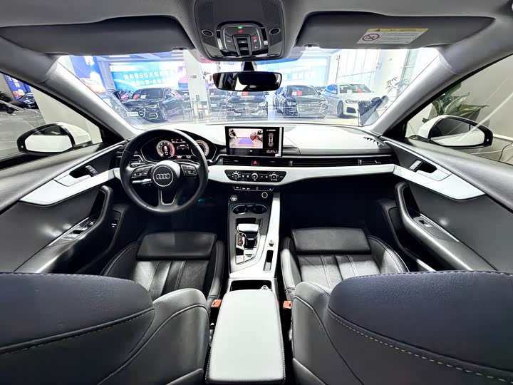 Фото 6 - Audi A4L