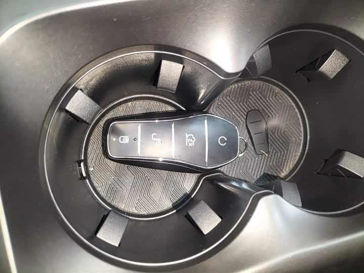 Фото 9 - BYD Qin L