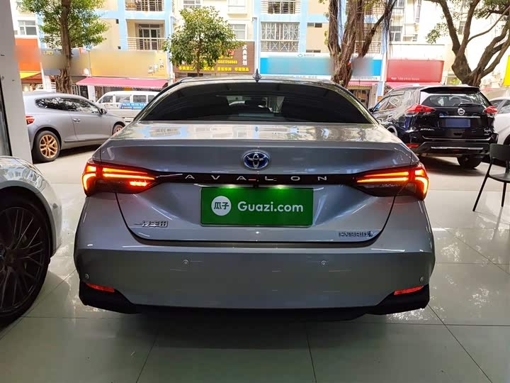 Фото 6 - Toyota Avalon