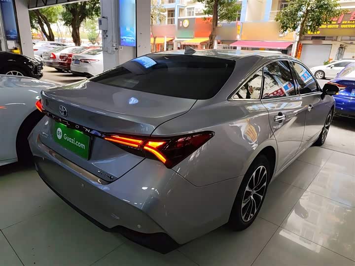 Фото 7 - Toyota Avalon