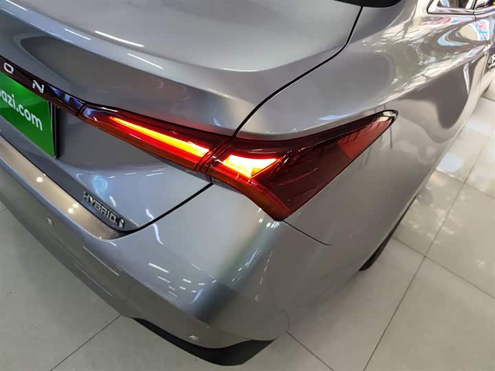 Фото 8 - Toyota Avalon