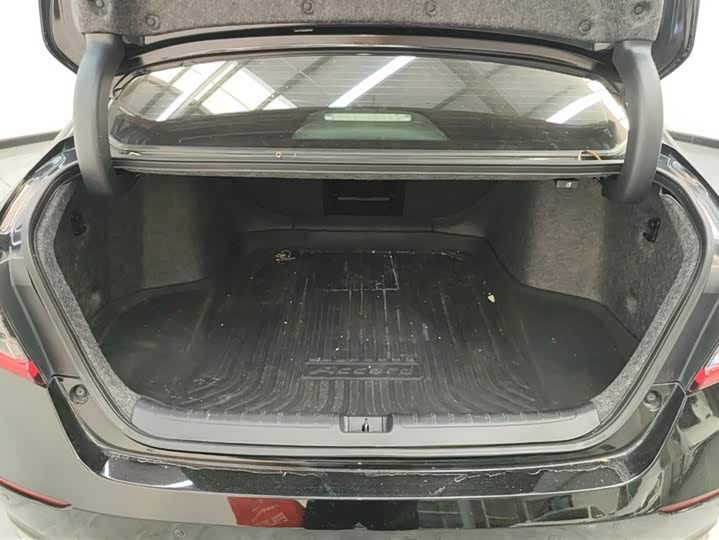 Фото 4 - Honda Accord