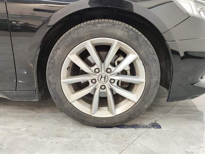 Фото 6 - Honda Accord