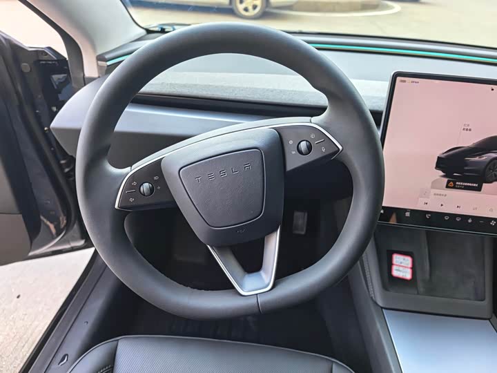 Photo 8 - Tesla Model 3